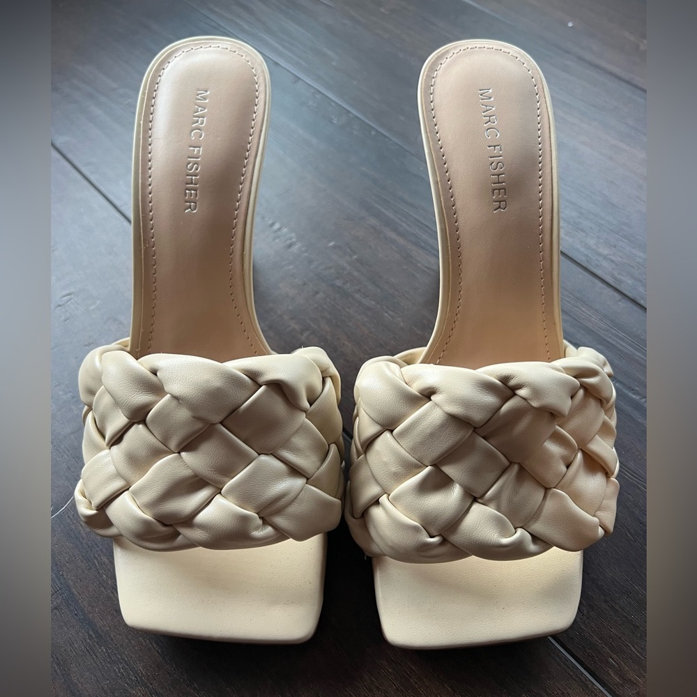 NWOT Marc Fisher Brizo Mule Heel